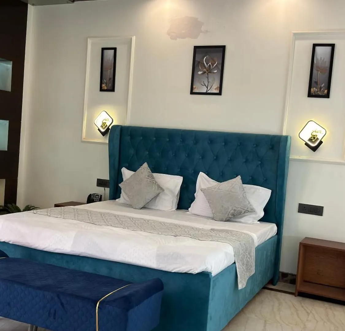 The Nest Cyberhub Hotel Gurgaon India