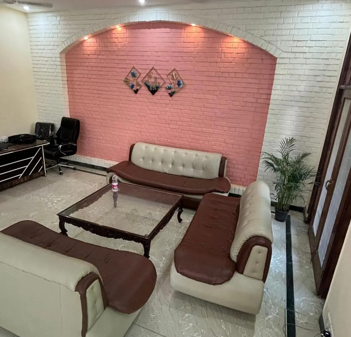 The Nest Cyberhub Hotel Gurgaon Guest house